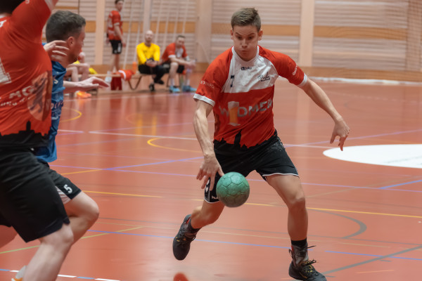 DY4A1040 Verbessert RR