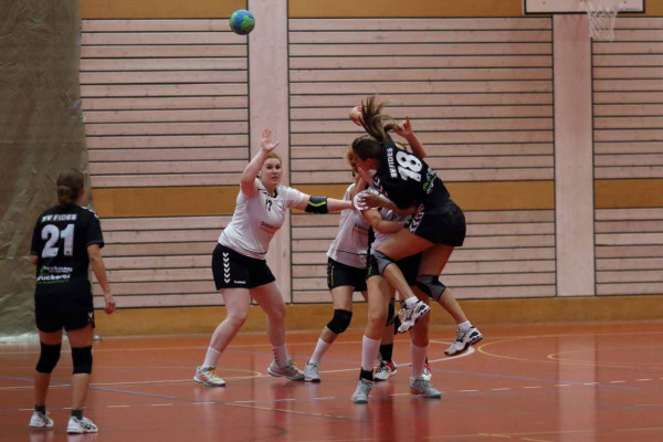 Frauen 1 I 104