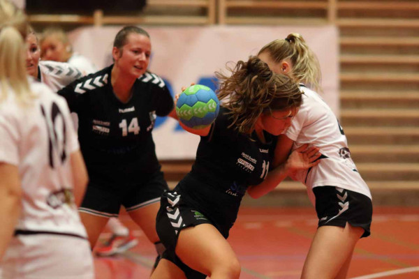 Frauen 1 I 157